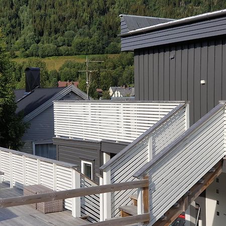 Lyngseidet Lyngen Apartments מראה חיצוני תמונה